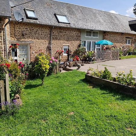 Les Petits Champs Apartment Buais-les-Monts Bagian luar foto