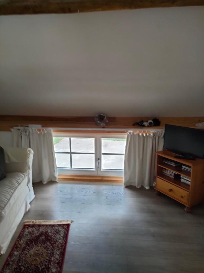 Les Petits Champs Apartment Buais-les-Monts Bagian luar foto